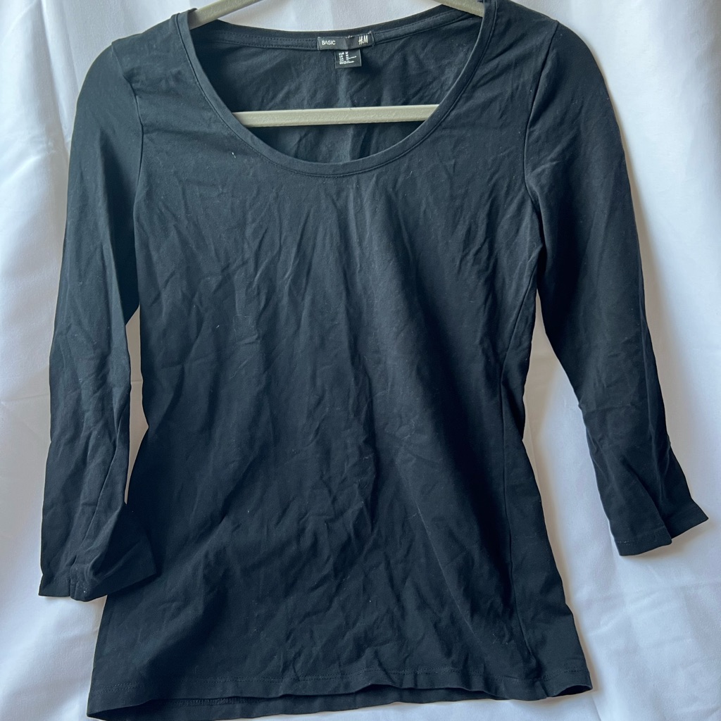 H&M | Medium Basic Black Top